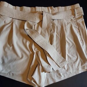 Athleta Skyline Short II Women's Belted High Waist Featherweight Stretch Size 18